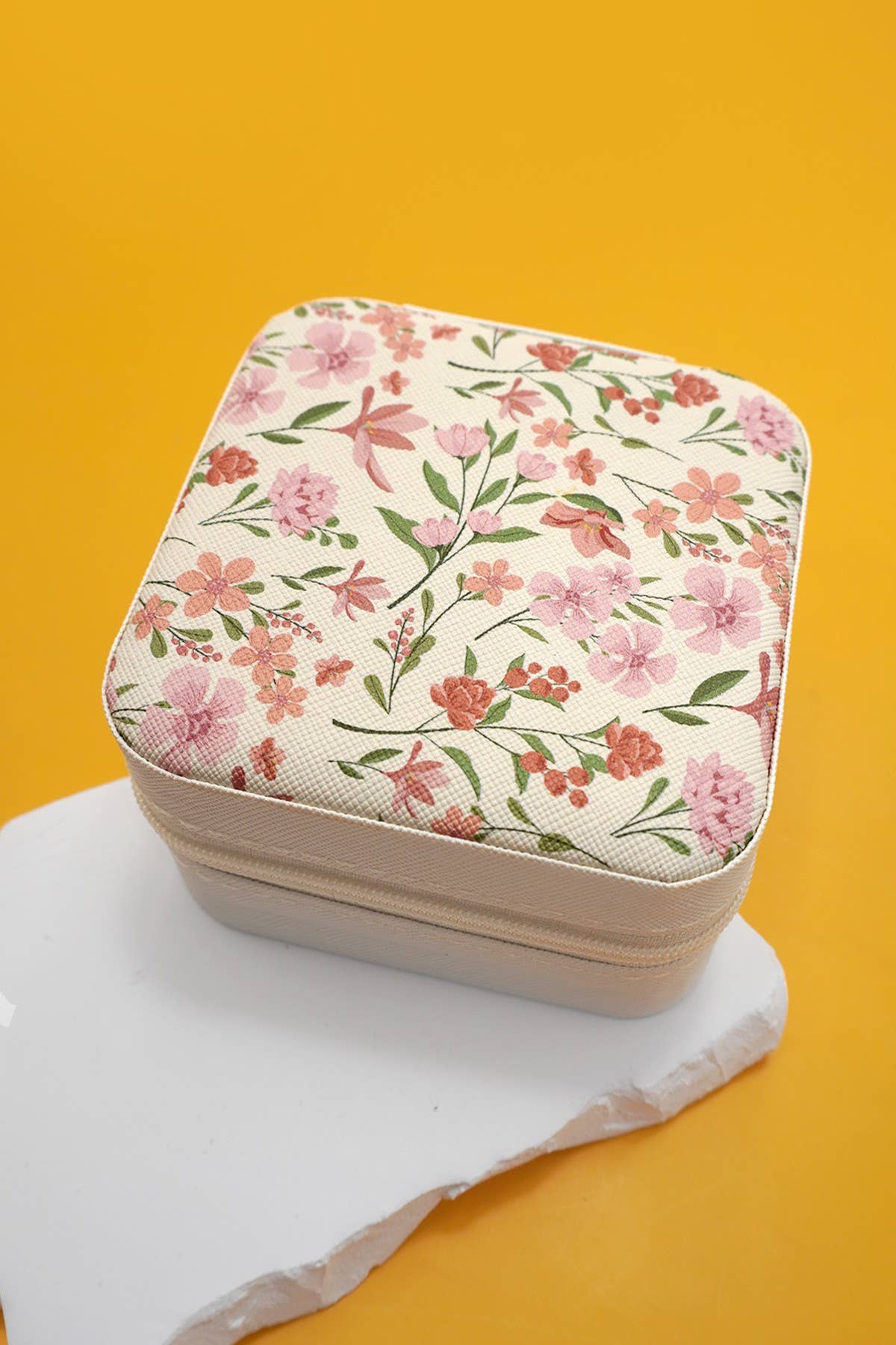JOSSLYN by wall to wall - DESIGNED JEWELRY ORGANIZER TRAVEL BOX CASE | 40P566