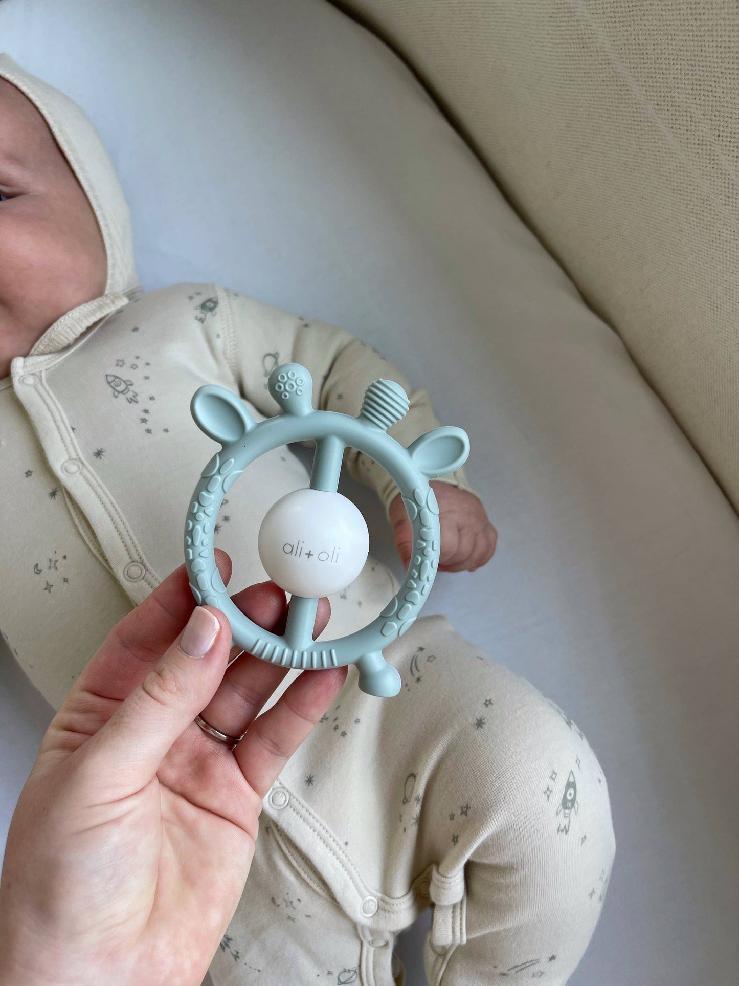 Ali+Oli - Giraffe Teether & Rattle Food-Grade Silicone Toy (Mist)