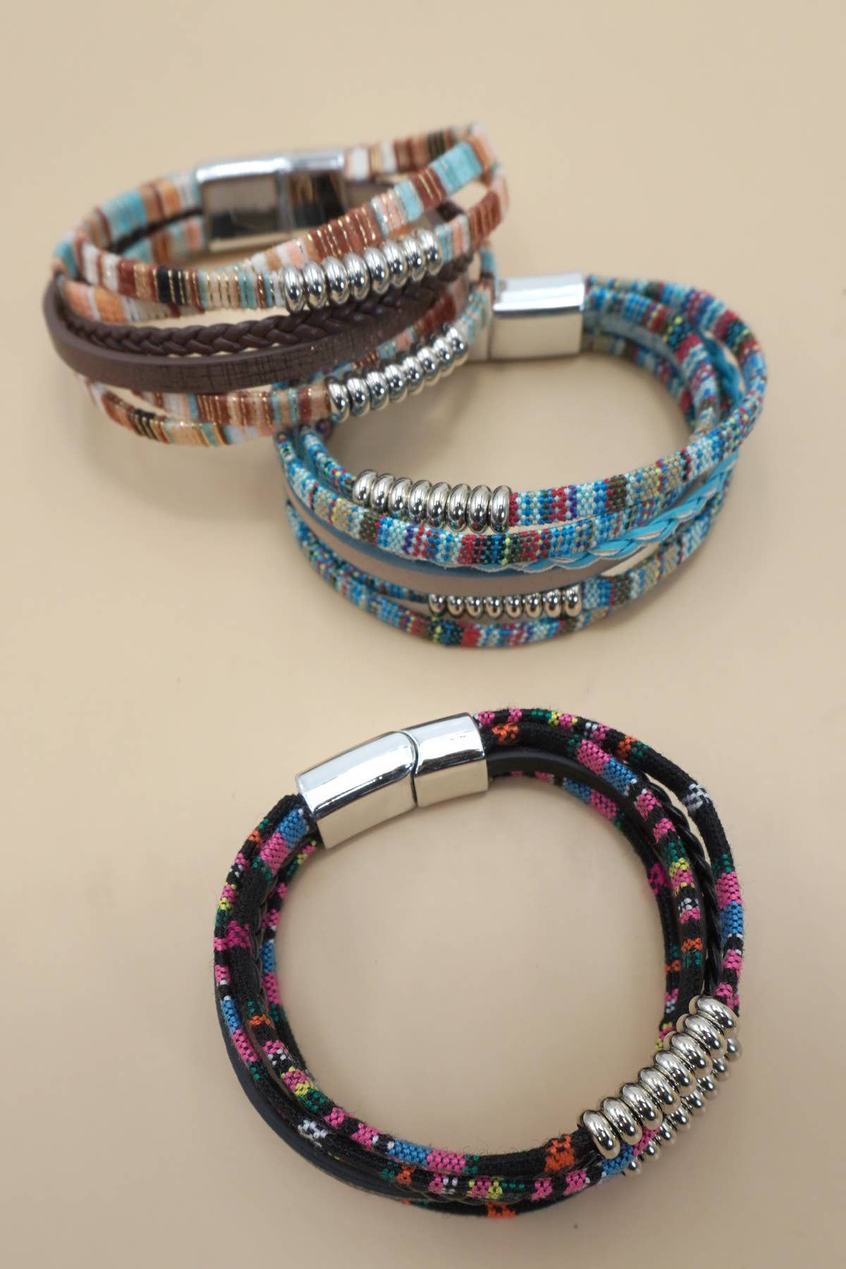 JOSSLYN by wall to wall - MAGNETIC BUCKLE BOHO MULTI LAYER BRACELET | 40B5139