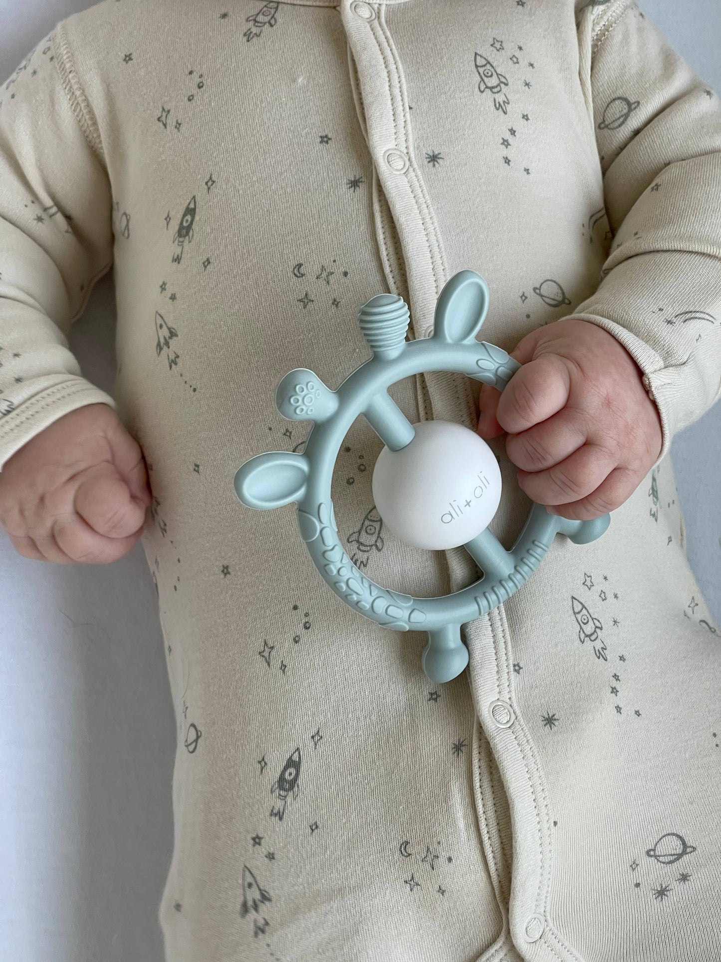 Ali+Oli - Giraffe Teether & Rattle Food-Grade Silicone Toy (Mist)